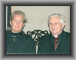 Die Seherin Manuela und Kardinal Ratzinger (heute Papst Benedikt XVI.)